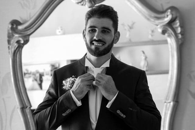 Groom's mirror