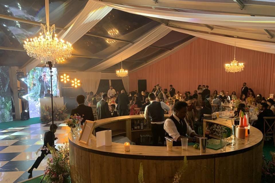 Circular rustic bar