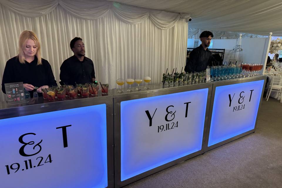 Straight LED bar welcome drink