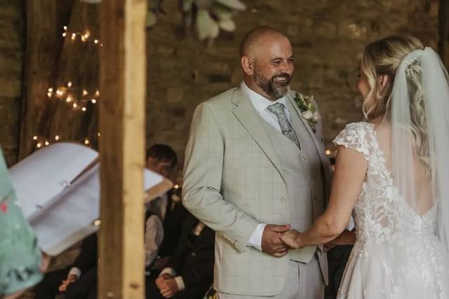 Suzanne Wedding Celebrant