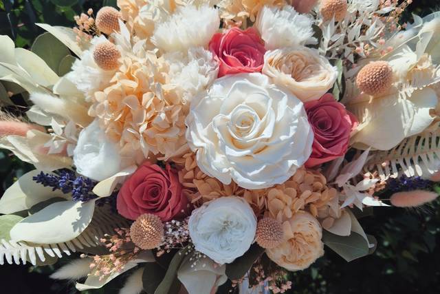 Warm peach bouquet