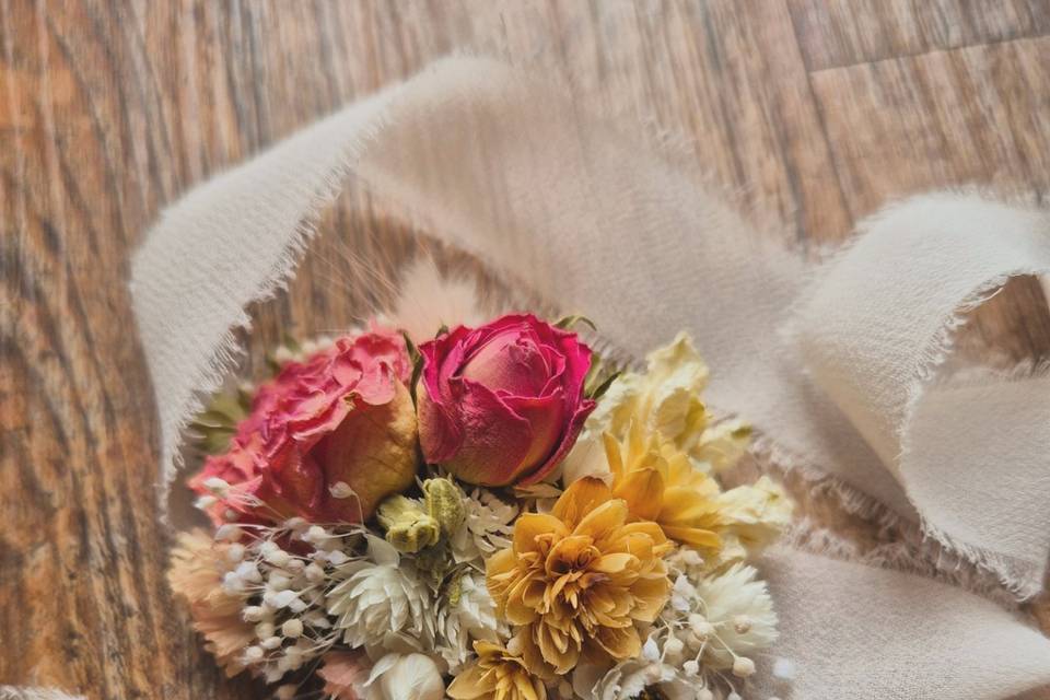Wrist corsage