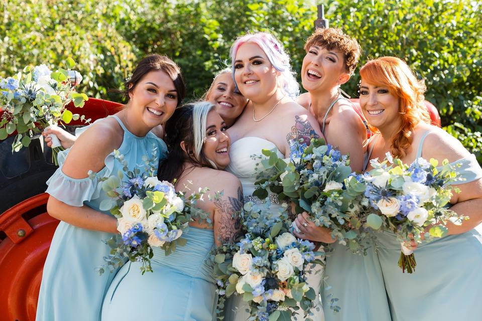 Bride with briesmaids pastel