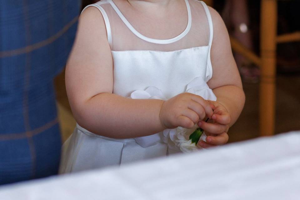 Little wedding helper