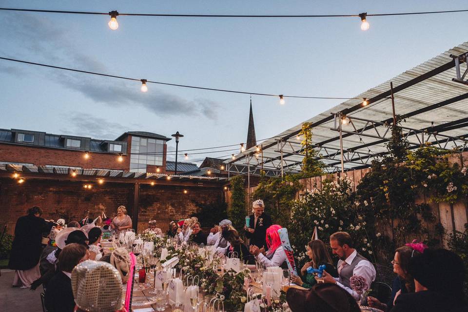 AL FRESCO DINING