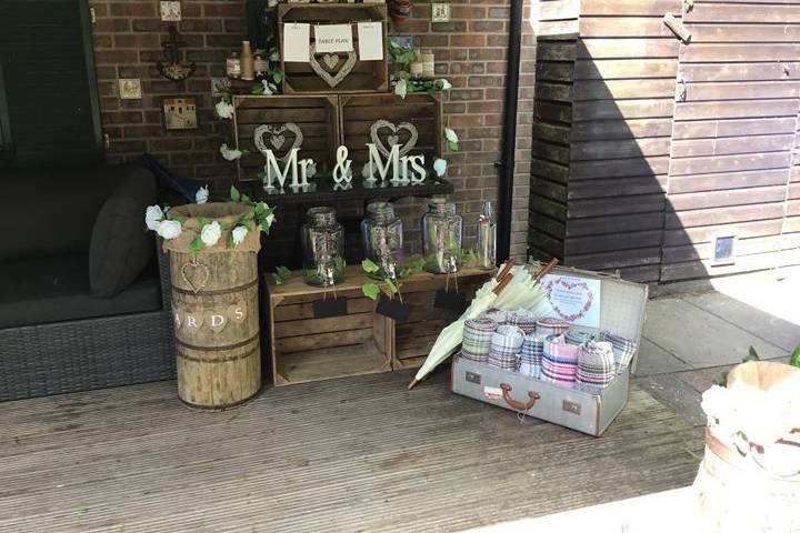 Rustic apple crates and throws