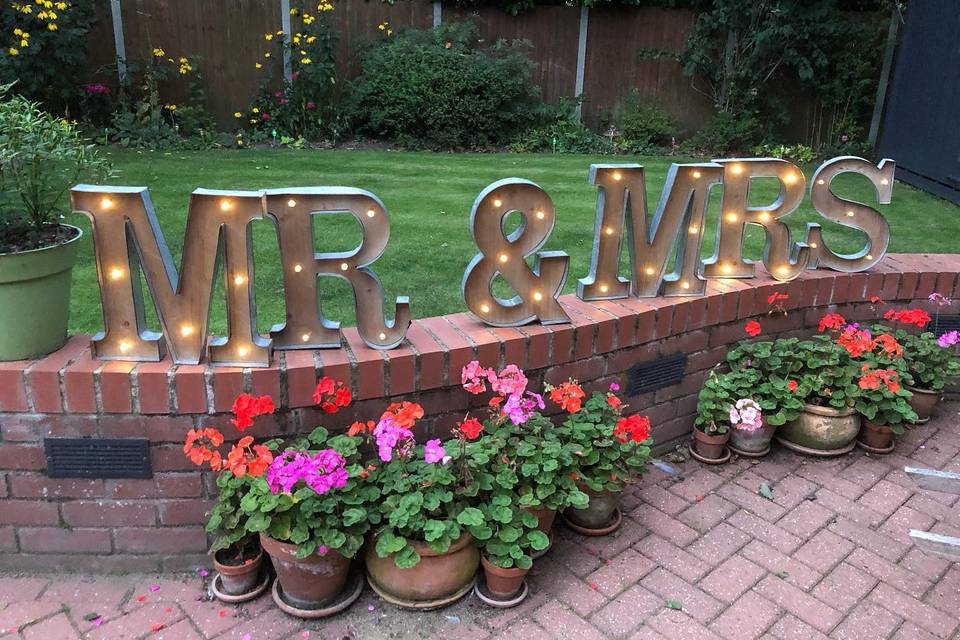 Light up Mr & Mrs