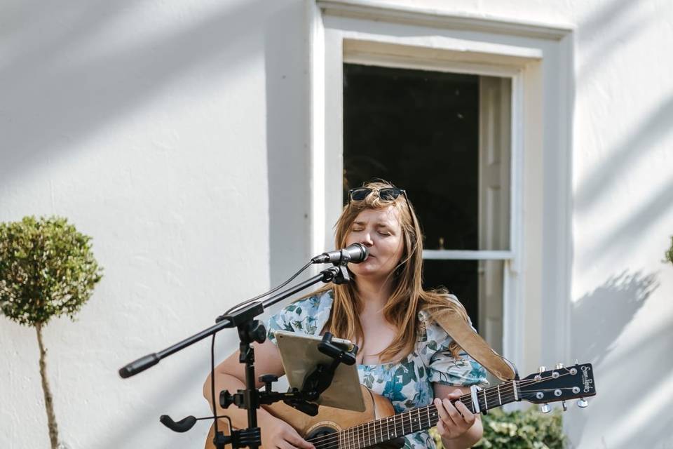 Acoustic singer sheffield