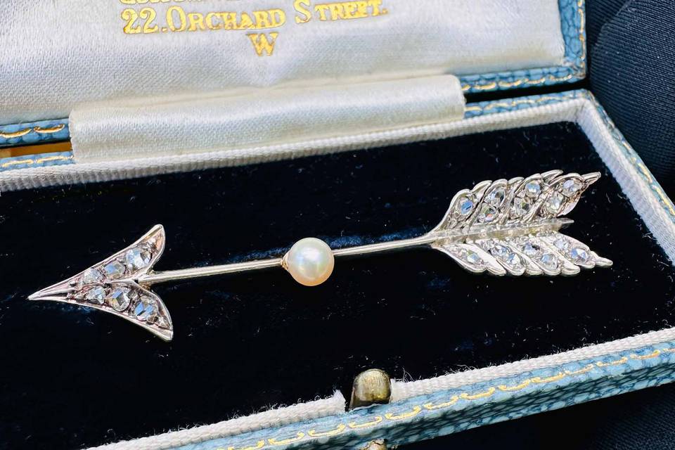 Art Deco Arrow Brooch/Pin