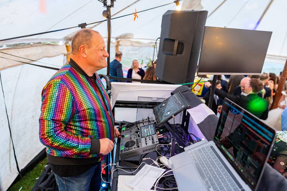 DJ desk