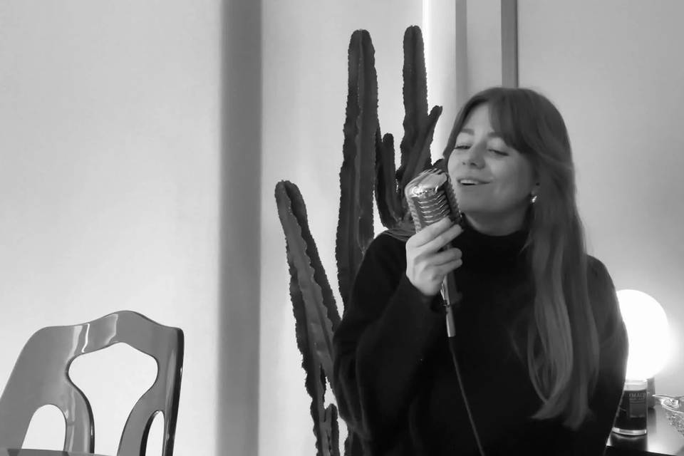 Alice Cox Sings