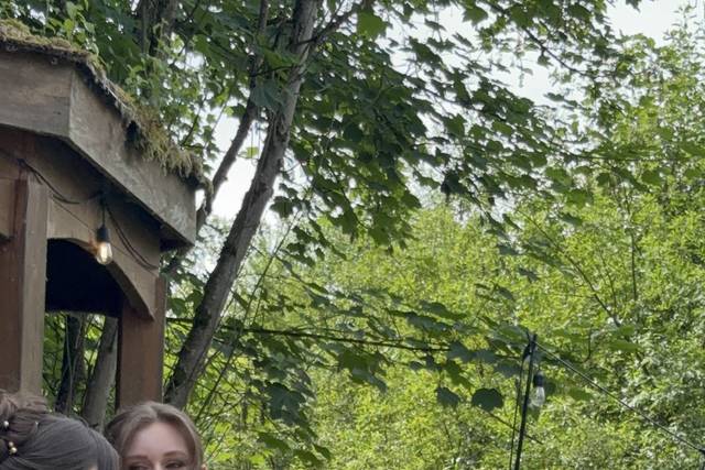Candid bridal party