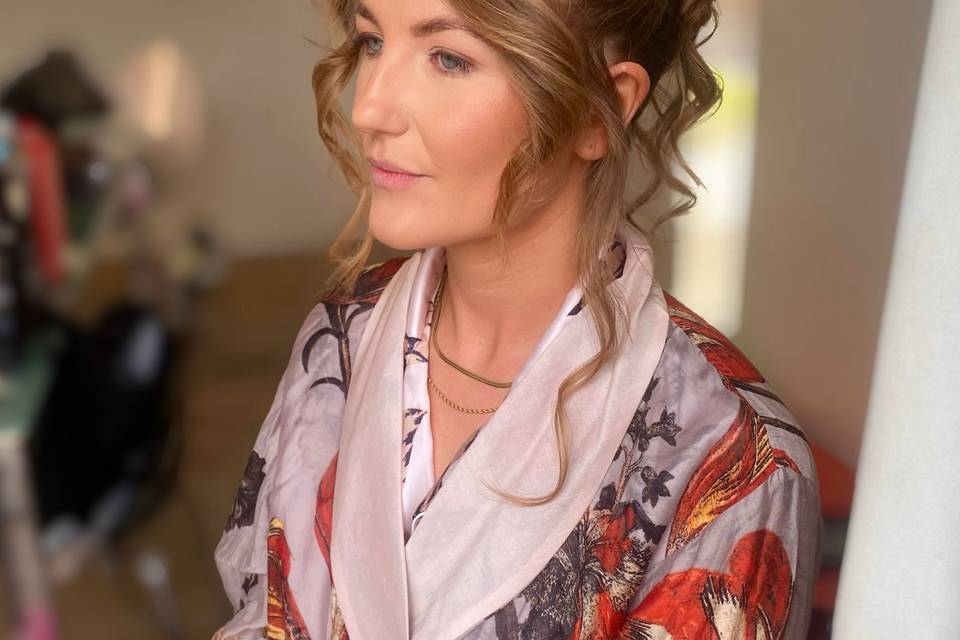 Bridesmaid hair up