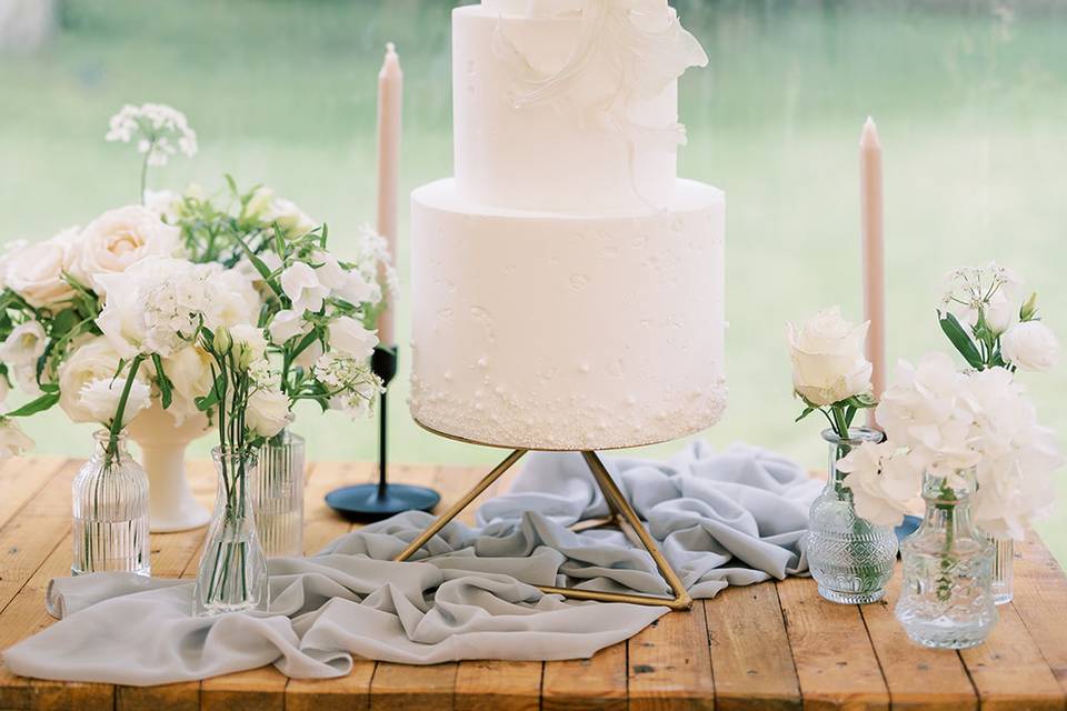 Marquee Wedding : Cake Styling