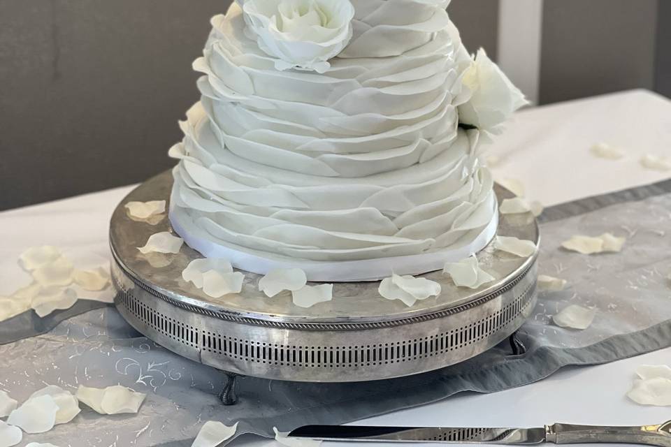 Fondant wedding cake