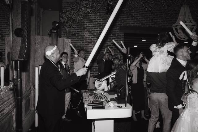 Dj Jon Lowe