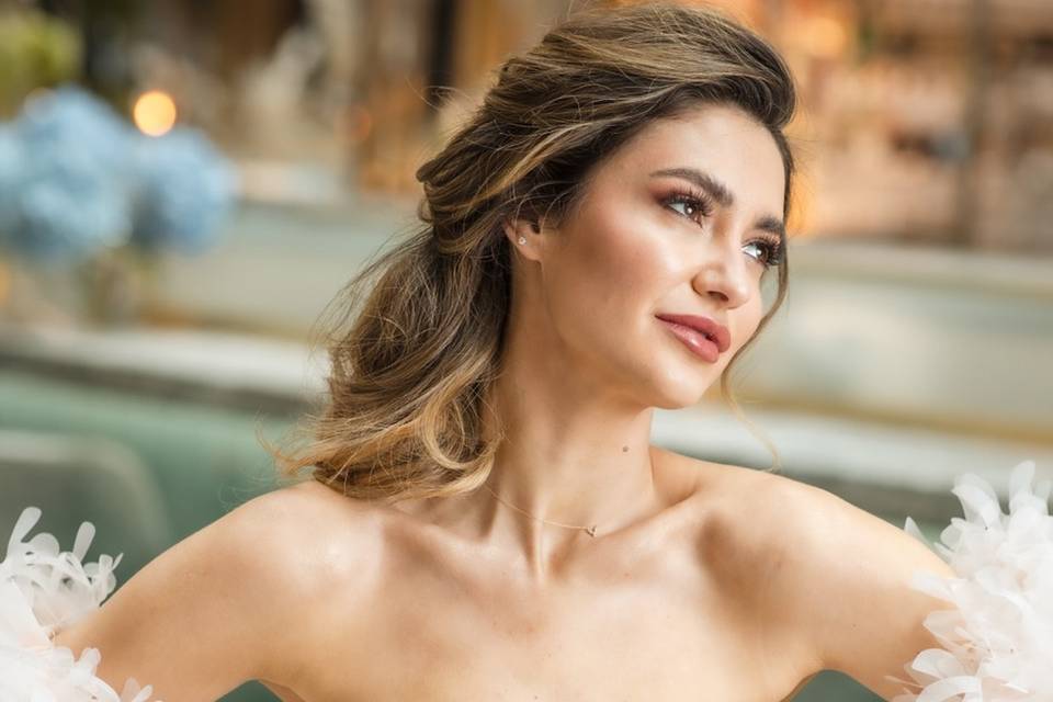 523506847_18477451402073048_Shimmering Ivory London158986787610195332_n