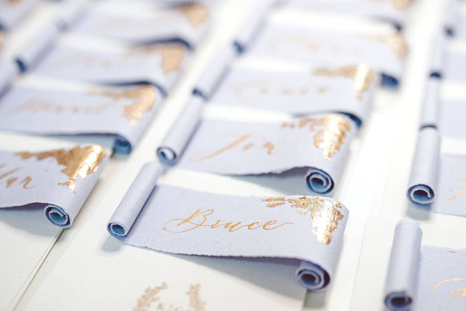 Scroll place cards