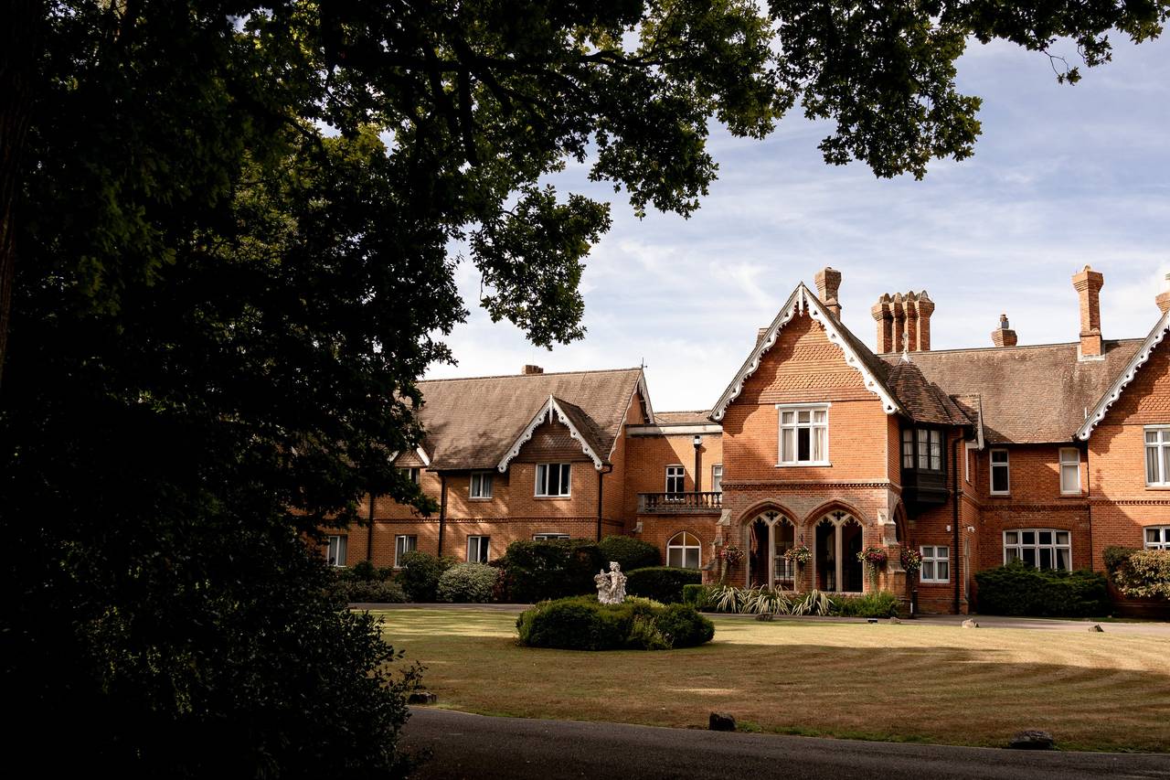 Audleys Wood Hotel Basingstoke, Hampshire - Updated Prices | Hitched.co.uk