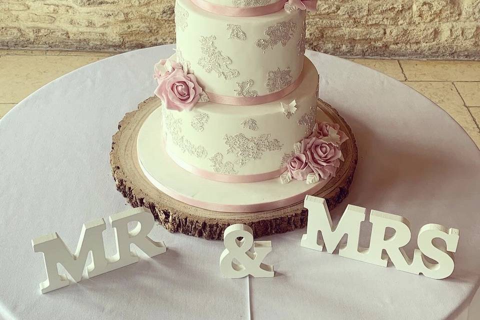 Fondant with Cake Lace