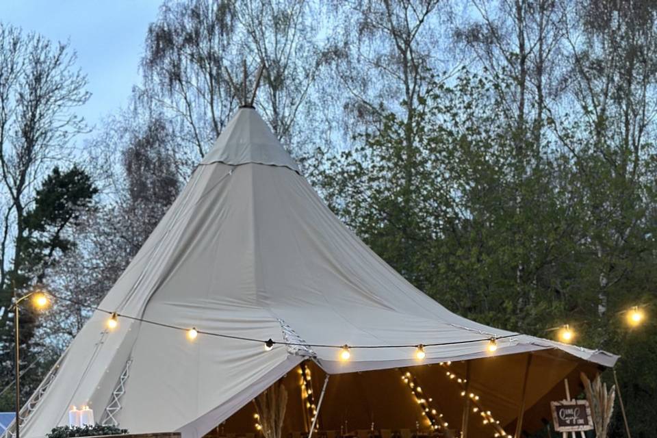 Hat tipi for intimate wedding