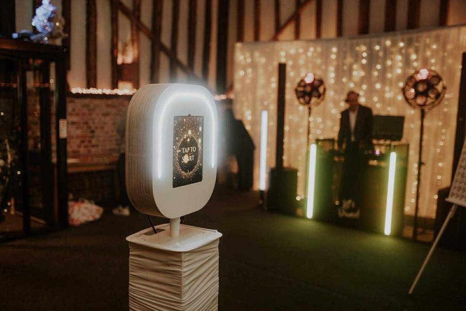 Wedding Barn 1 DJ & Digi-Pod