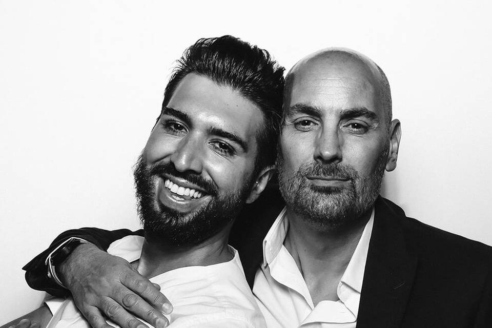 Stylish B&W wedding guests