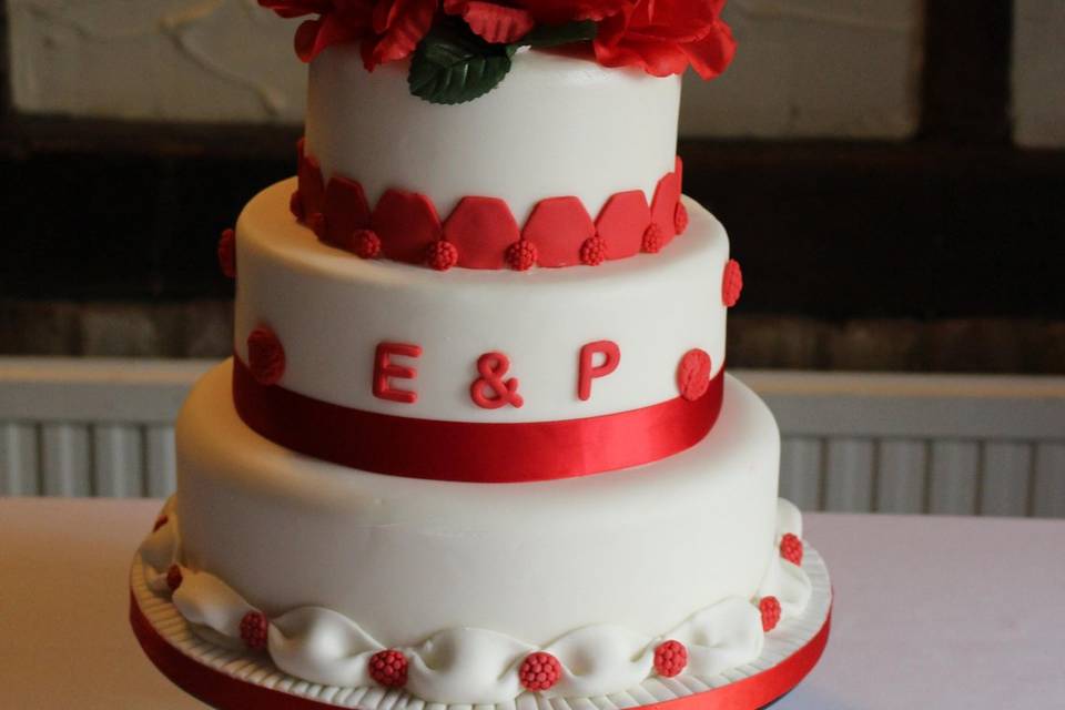 Red, white and roses cake.