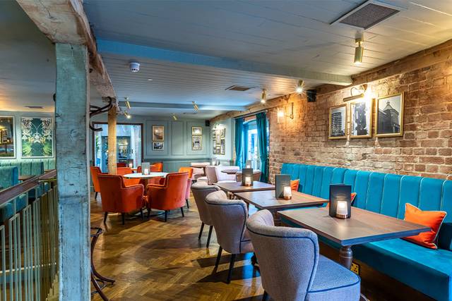 Browns Exeter