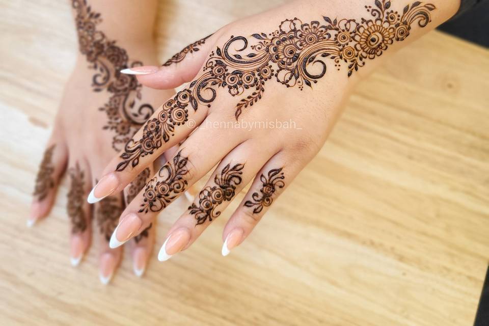 Wedding guest henna