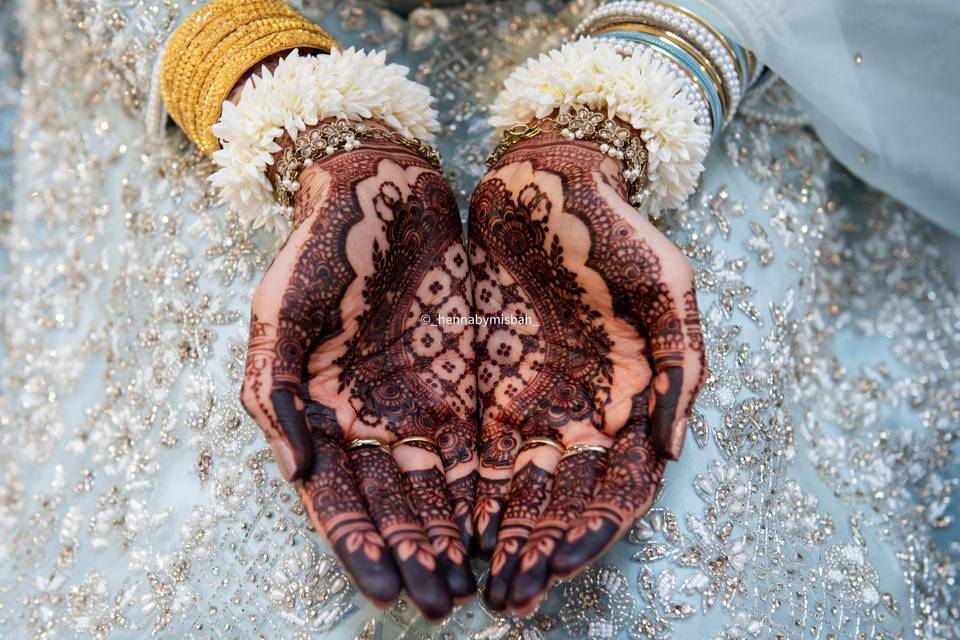 Wrist length bridal henna