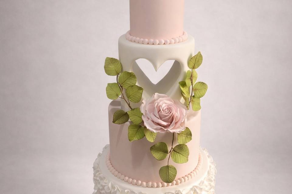Heart rose cake