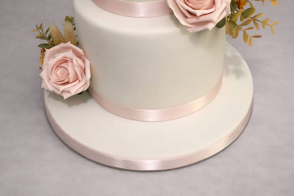 Two-tier blush pink rose