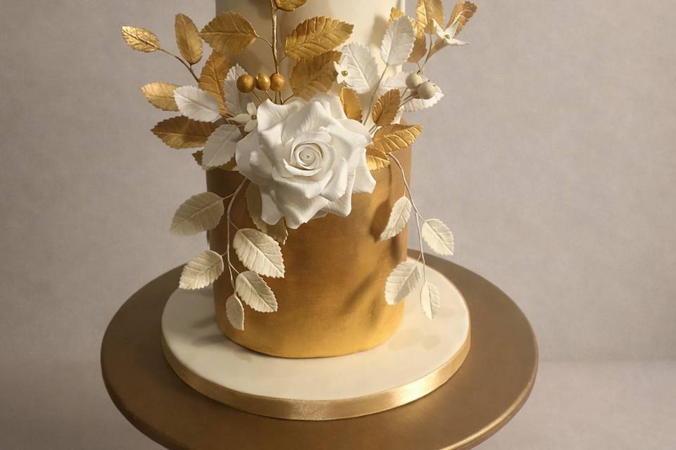 Ivory & Gold cake