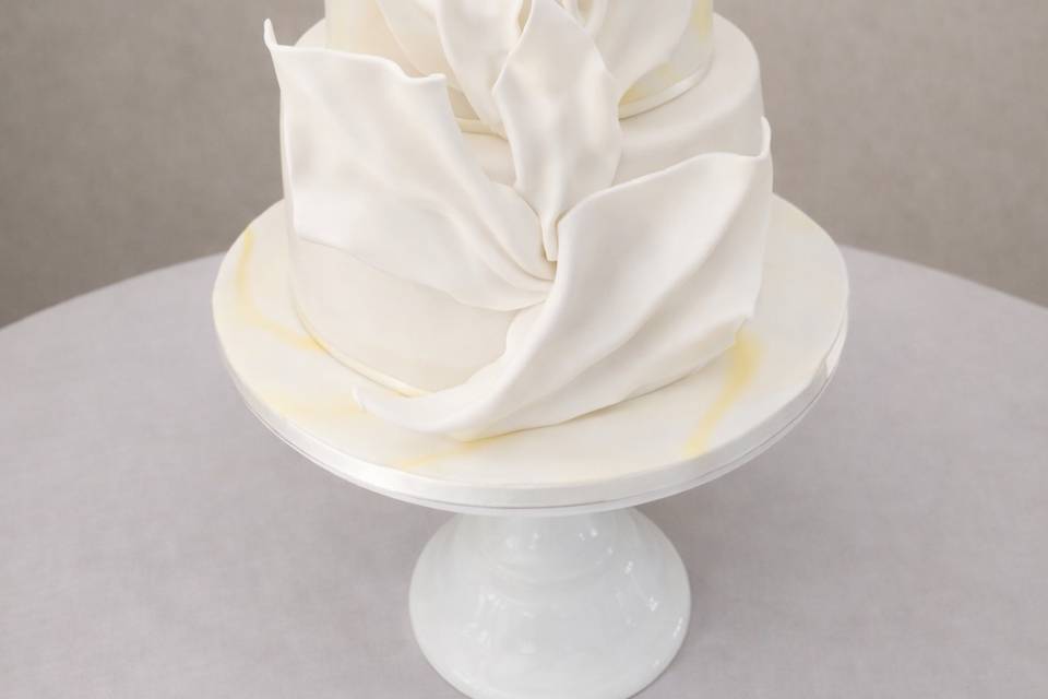 White sail cake