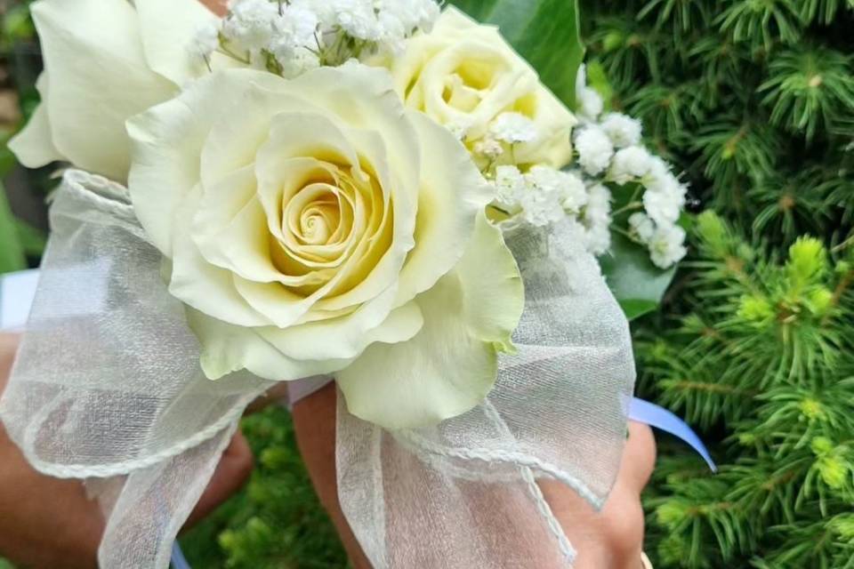 Wrist corsages