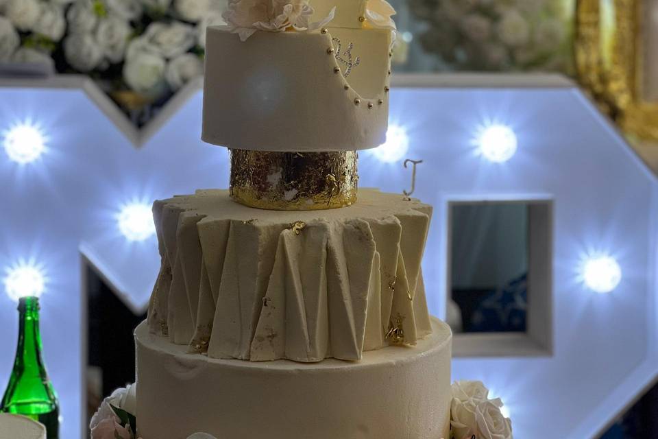 Ivory Crown Romance