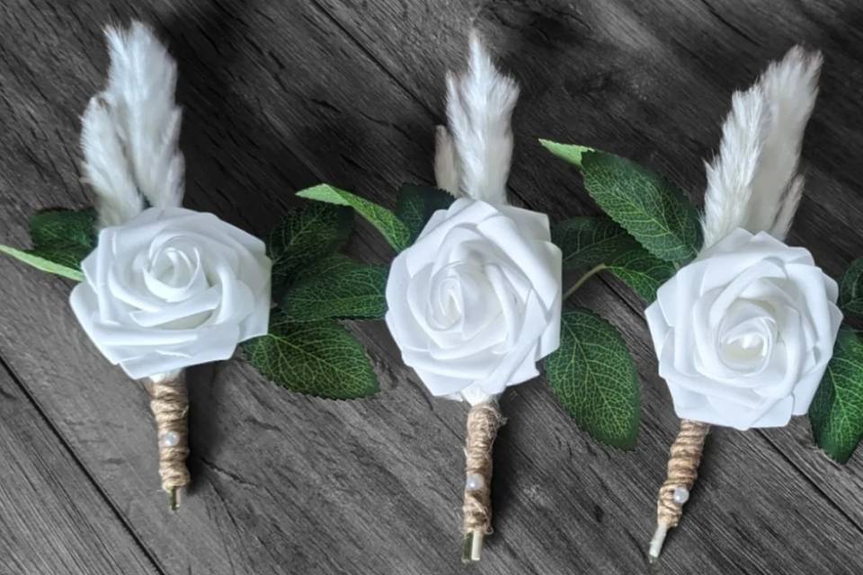 White wedding Buttonholes