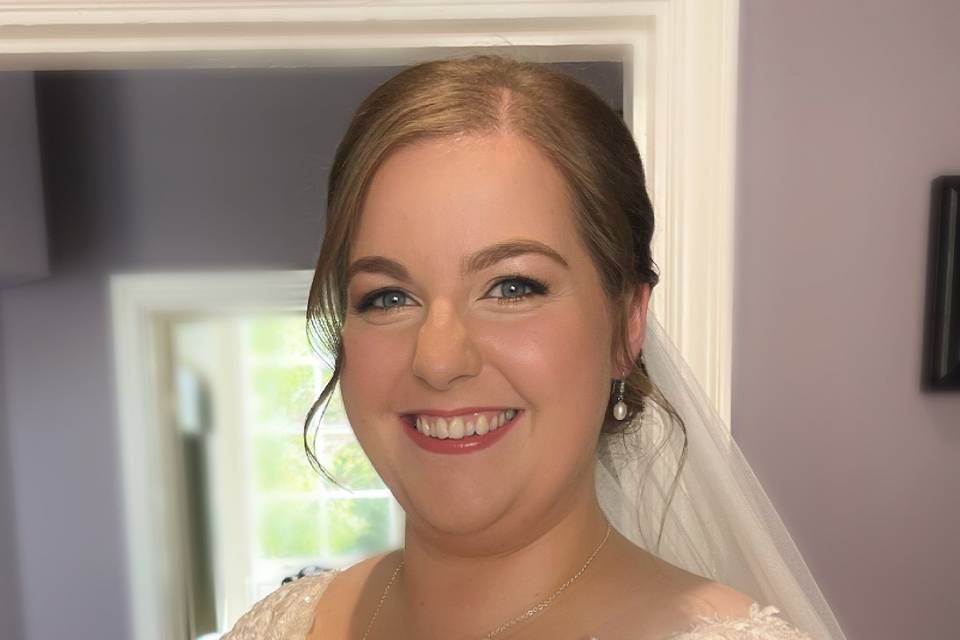 Samantha Price - Bridal Makeup Specialist