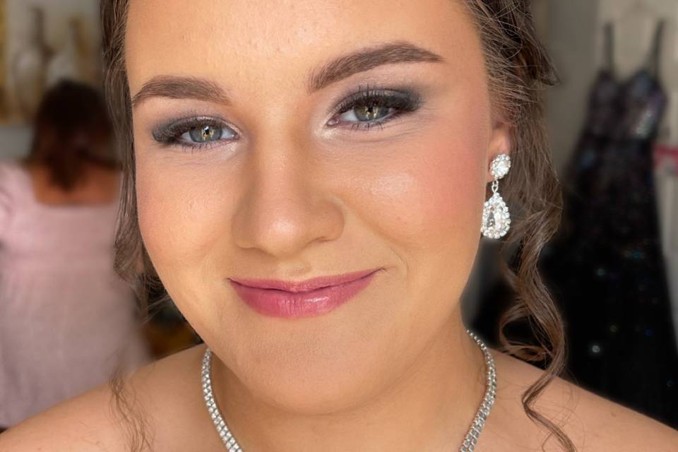 Samantha Price - Bridal Makeup Specialist