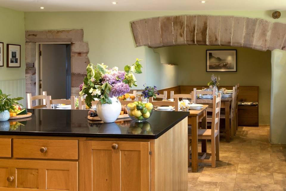 Breakfasting kitchen