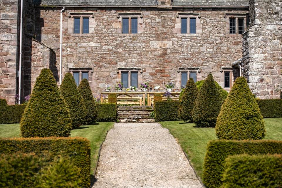 Central range topiary garden