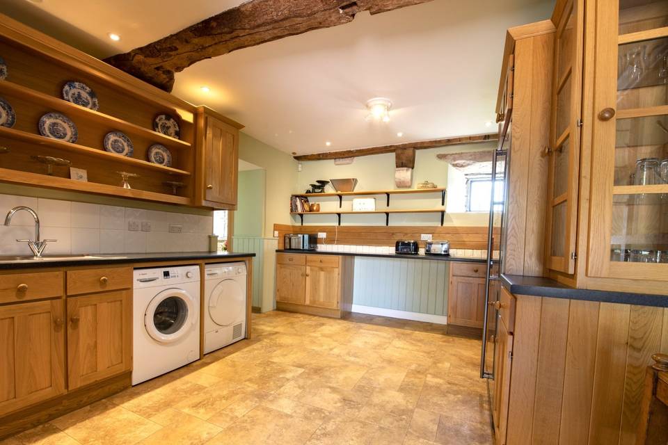 Utility room - good bar area!