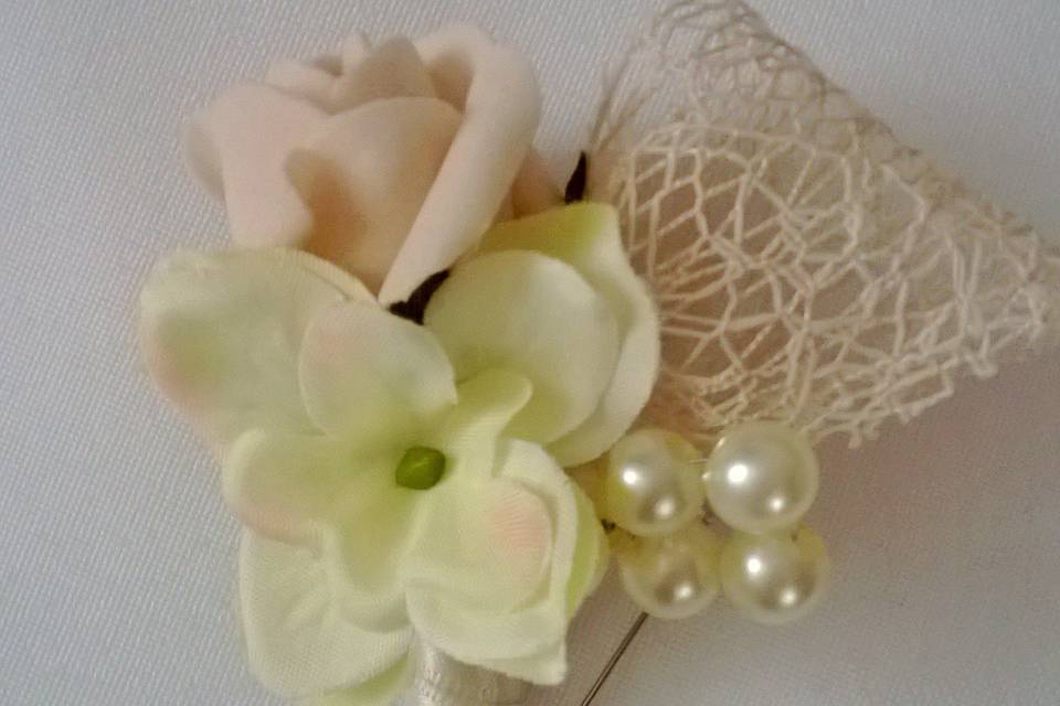 Country chic buttonhole