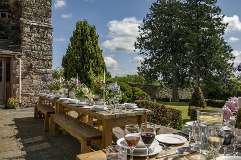 Central range terrace dining