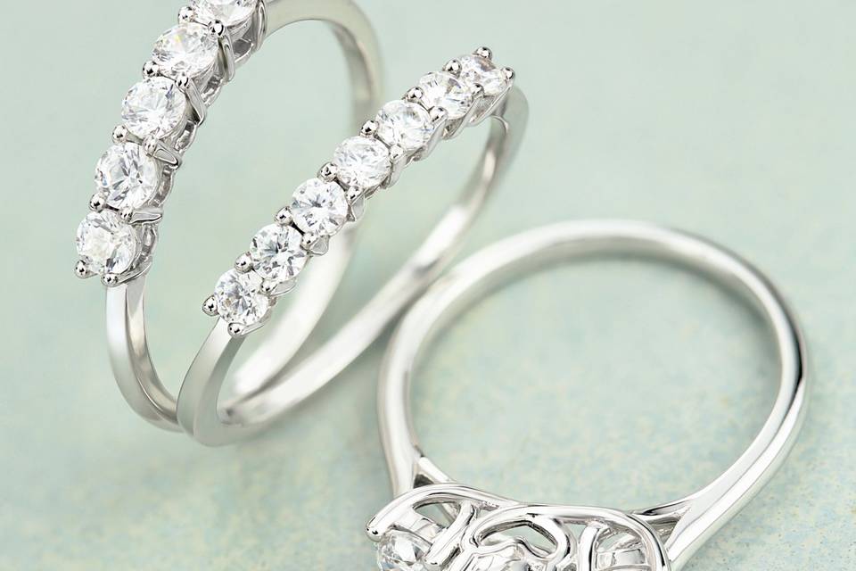 Classic Trio diamond ring