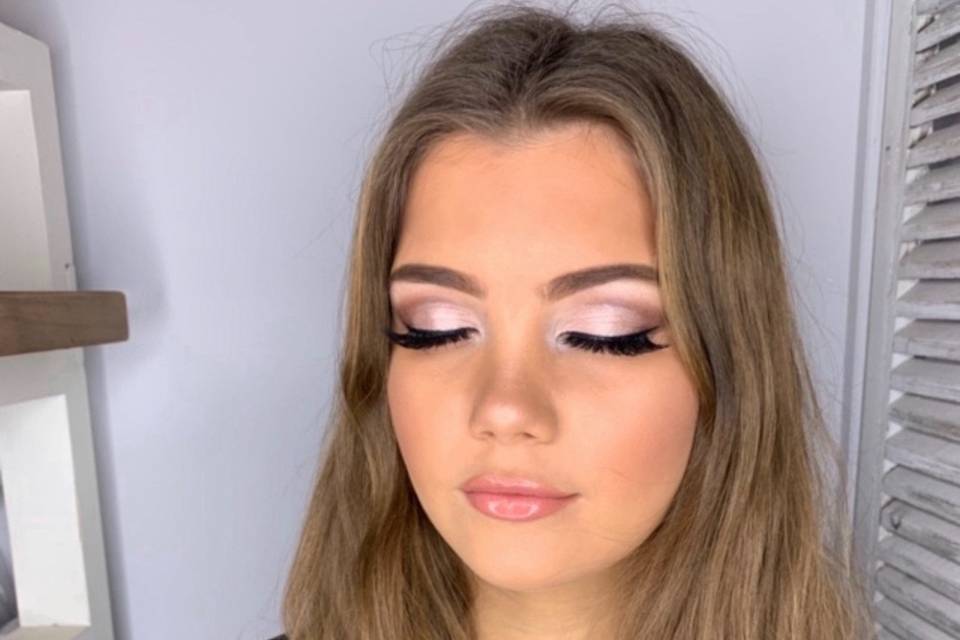 Bridesmaid’s makeup