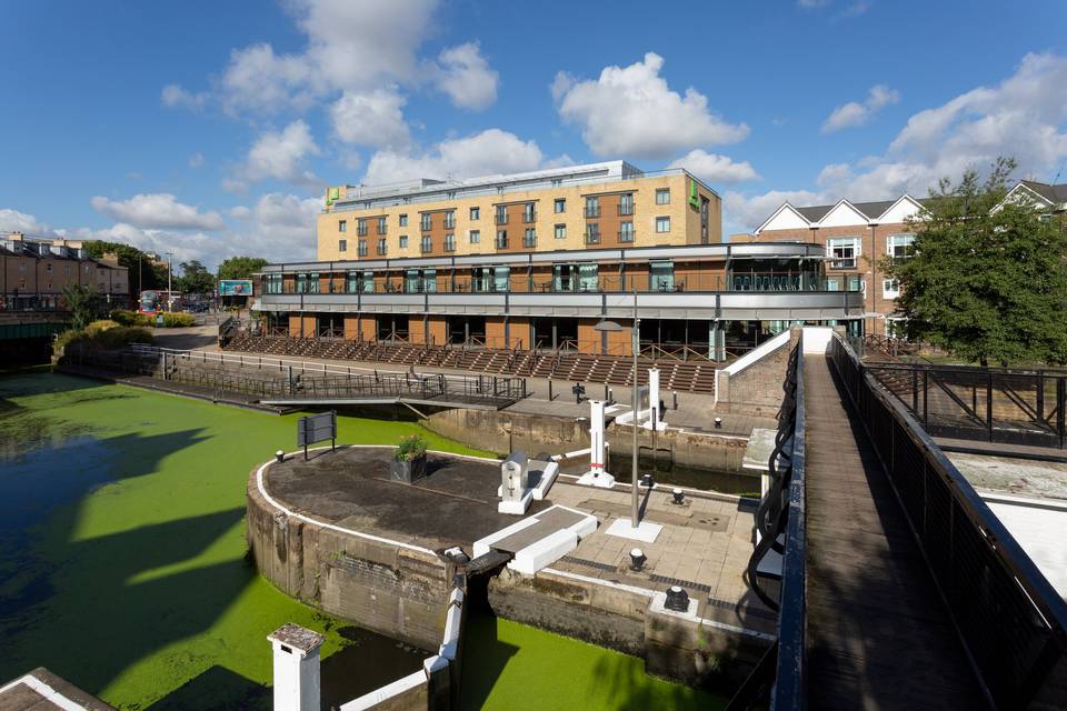 The Waterfront-Brentford Lock