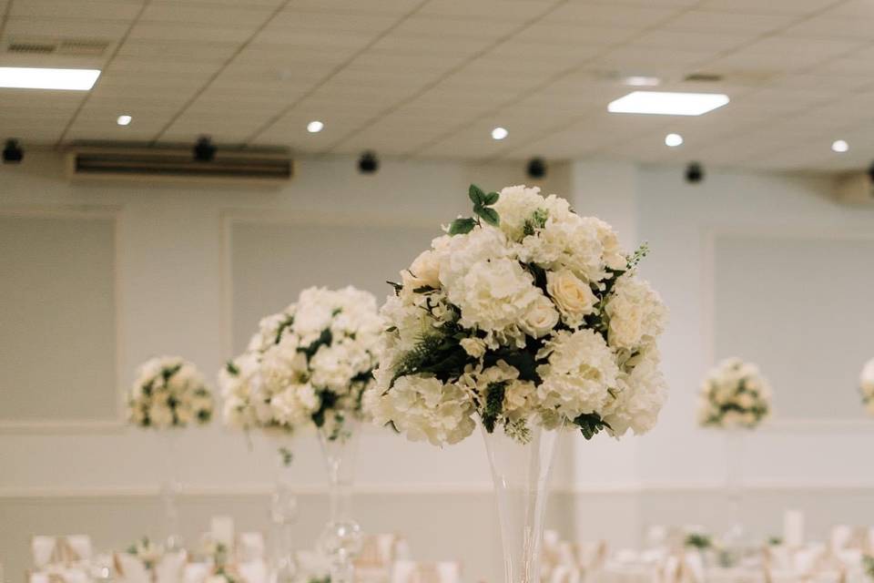 Floral table centre