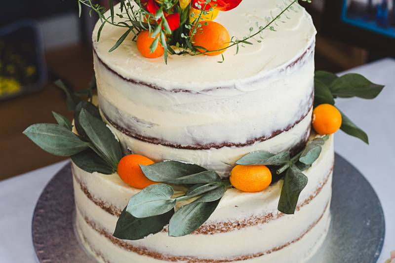 Wedding cake with fresh flower